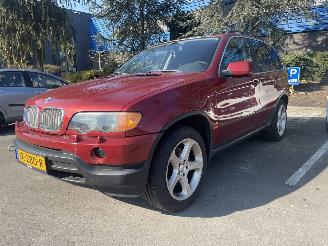 damaged passenger cars BMW X5 4.4 2002/10