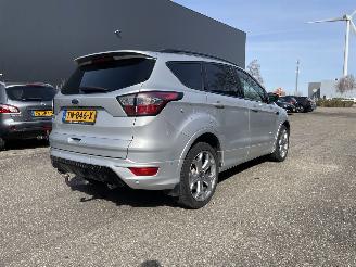 Voiture accidenté Ford Kuga 2.0 TDCI 132KW AWD 2017/5