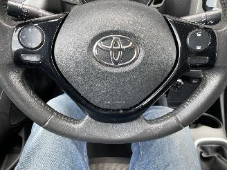 Toyota Aygo 5drs x-play picture 12