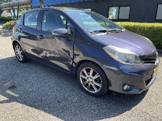 Toyota Yaris 1.3 5drs picture 3