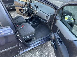 Toyota Yaris 1.3 5drs picture 13