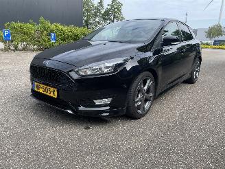 Vaurioauto  passenger cars Ford Focus 1.5 150pk  ST 2017/4
