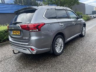 Mitsubishi Outlander 2.4 plug in hybrid picture 6