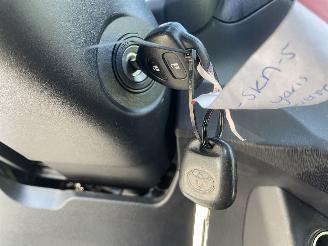 Toyota Yaris 1.3 5drs picture 10