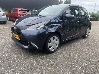 Voiture accidenté Toyota Aygo 5drs xplay 2015/2