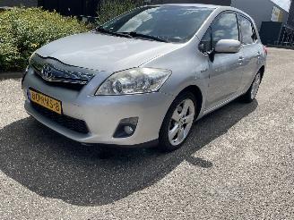 Vaurioauto  passenger cars Toyota Auris 1.8 hybrid 2011/8