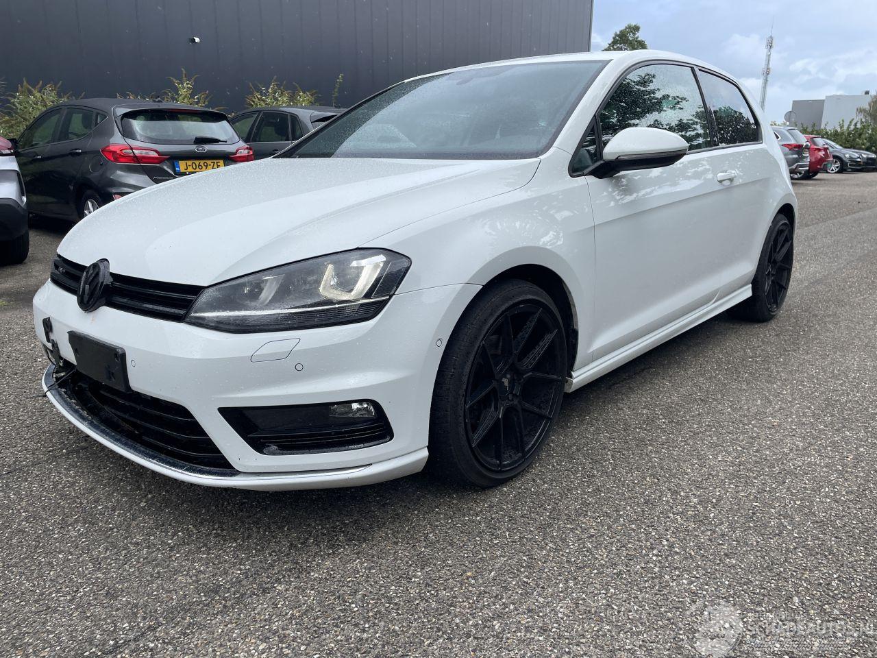 Volkswagen Golf 2.0 tdi 110kw Aut. R-Line
