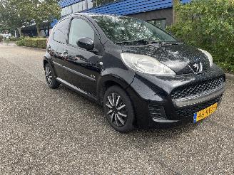 Unfallwagen Peugeot 107 5DRS AIRCO 2011/8