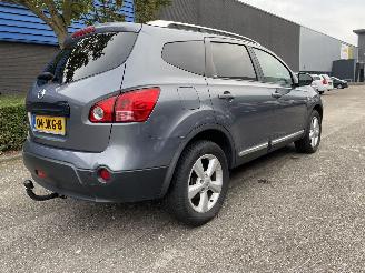 Damaged car Nissan Qashqai 2.0 7pers. 2009/7