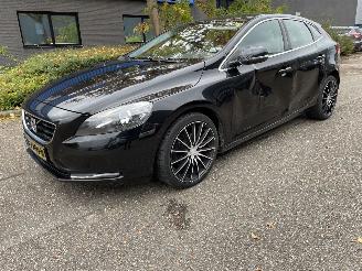 škoda osobní automobily Volvo V-40 2.0d 2015/12