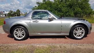 Mazda MX-5 HARDTOP rijdt nieuw picture 16