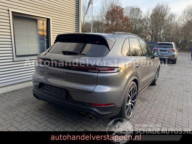 Porsche Cayenne E-Hybrid Exclusive Design Matric ACC
