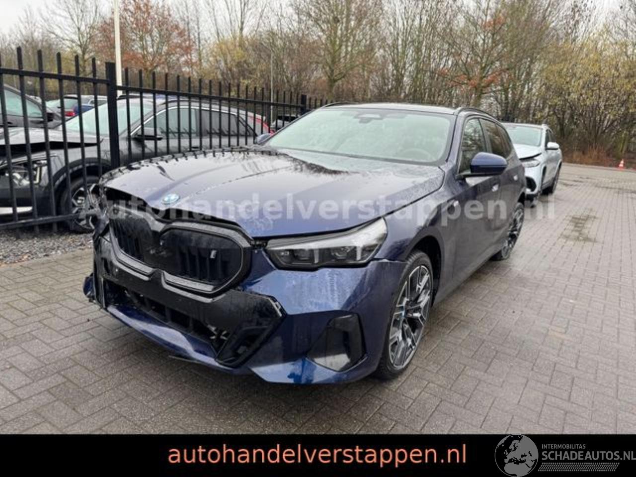 BMW i5 Touring 40 eDrive M Sport Pano Harman VOLL