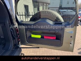 Land Rover Defender 110 X-Dynamic SE 3.0L Diesel 183KW picture 13