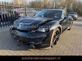 krockskadad bil auto Porsche Taycan Cross Turismo 4S Glasdach 2022/4