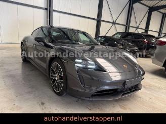 Vaurioauto  passenger cars Porsche Taycan Matrix Panorama ACC Leder 2022/6