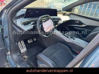 Peugeot 5008 Hybrid 136 GT Panorama 7-Sitzer picture 17