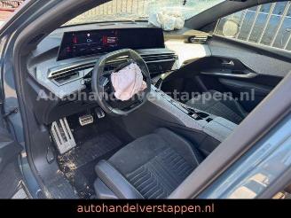 Peugeot 5008 Hybrid 136 GT Panorama 7-Sitzer picture 14