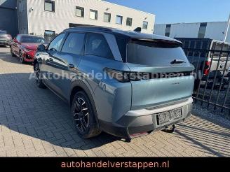 Peugeot 5008 Hybrid 136 GT Panorama 7-Sitzer picture 3