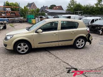 Opel Astra Astra H (L48), Hatchback 5-drs, 2004 / 2010 1.6 16V Twinport picture 2