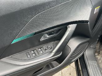 Peugeot 2008 1.2 PureTech Allure Automaat picture 12
