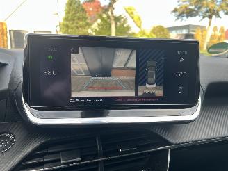 Peugeot 2008 1.2 PureTech Allure Automaat picture 17