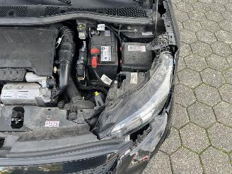 Peugeot 2008 1.2 PureTech Allure Automaat picture 28
