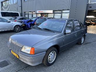 škoda osobní automobily Opel Kadett 1.6i LS 1988/3