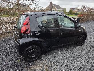 Peugeot 107  picture 3