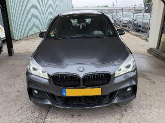 BMW 2-serie 220i M PAKKET PANO XENON 7 PERSOONS picture 2