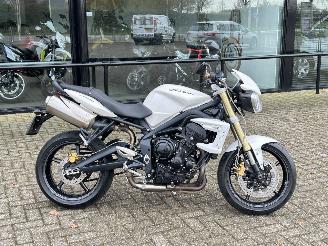 Triumph Street Triple 675 picture 2