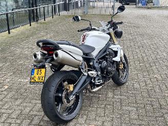 Triumph Street Triple 675 picture 3