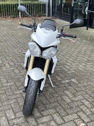 Triumph Street Triple 675 picture 8