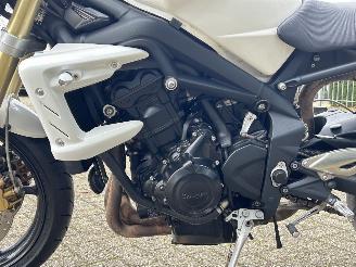 Triumph Street Triple 675 picture 12