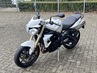 Triumph Street Triple 675 picture 7