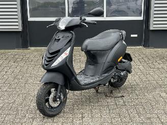 dañado ciclomotor Piaggio  Zip 50 4T 2013/8
