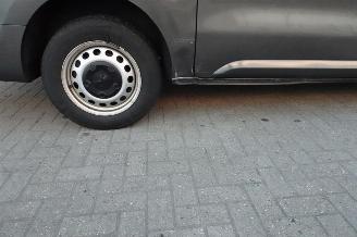 Peugeot Expert 2.0 BlueHDI 145 Long Premium DC 5 zits picture 11