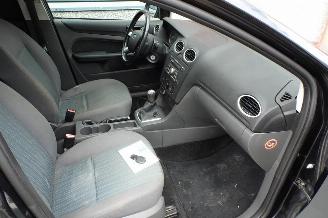 Ford Focus Wagon 1.6-16V Ambiente grijskenteken benzine uitvoering uniek !!!!!!! picture 15
