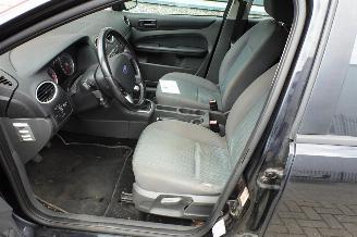 Ford Focus Wagon 1.6-16V Ambiente grijskenteken benzine uitvoering uniek !!!!!!! picture 7
