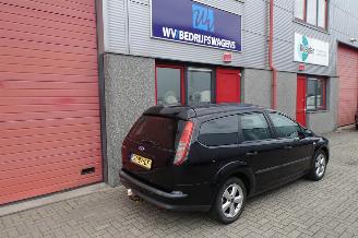Ford Focus Wagon 1.6-16V Ambiente grijskenteken benzine uitvoering uniek !!!!!!! picture 3
