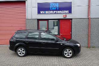 Ford Focus Wagon 1.6-16V Ambiente grijskenteken benzine uitvoering uniek !!!!!!! picture 6