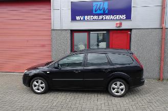 Ford Focus Wagon 1.6-16V Ambiente grijskenteken benzine uitvoering uniek !!!!!!! picture 5