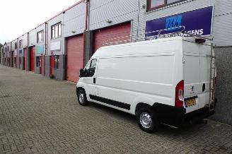 Peugeot Boxer 335 2.2 BlueHDi 140 L2H2 Premium picture 2