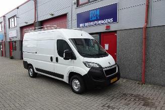 Peugeot Boxer 335 2.2 BlueHDi 140 L2H2 Premium picture 4