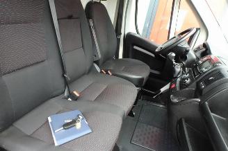 Peugeot Boxer 335 2.2 BlueHDi 140 L2H2 Premium picture 15
