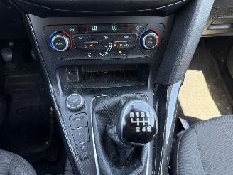 Ford Focus 1.5 Titanium (Stationwagen 5-dr.) picture 28