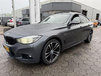 Voiture accidenté BMW 3-serie 320i xDrive High Executive 2019/10