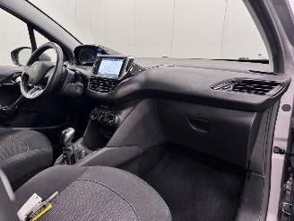 Peugeot 208 1.2 PureTech Signature 5-drs Navi Airco picture 12