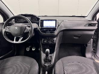 Peugeot 208 1.2 PureTech Signature 5-drs Navi Airco picture 11
