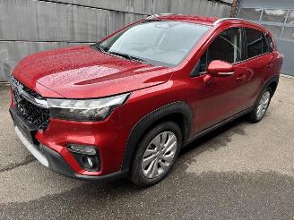Damaged car Suzuki S-Cross 1.4 GL+ NAV. Energetic red 2025/10